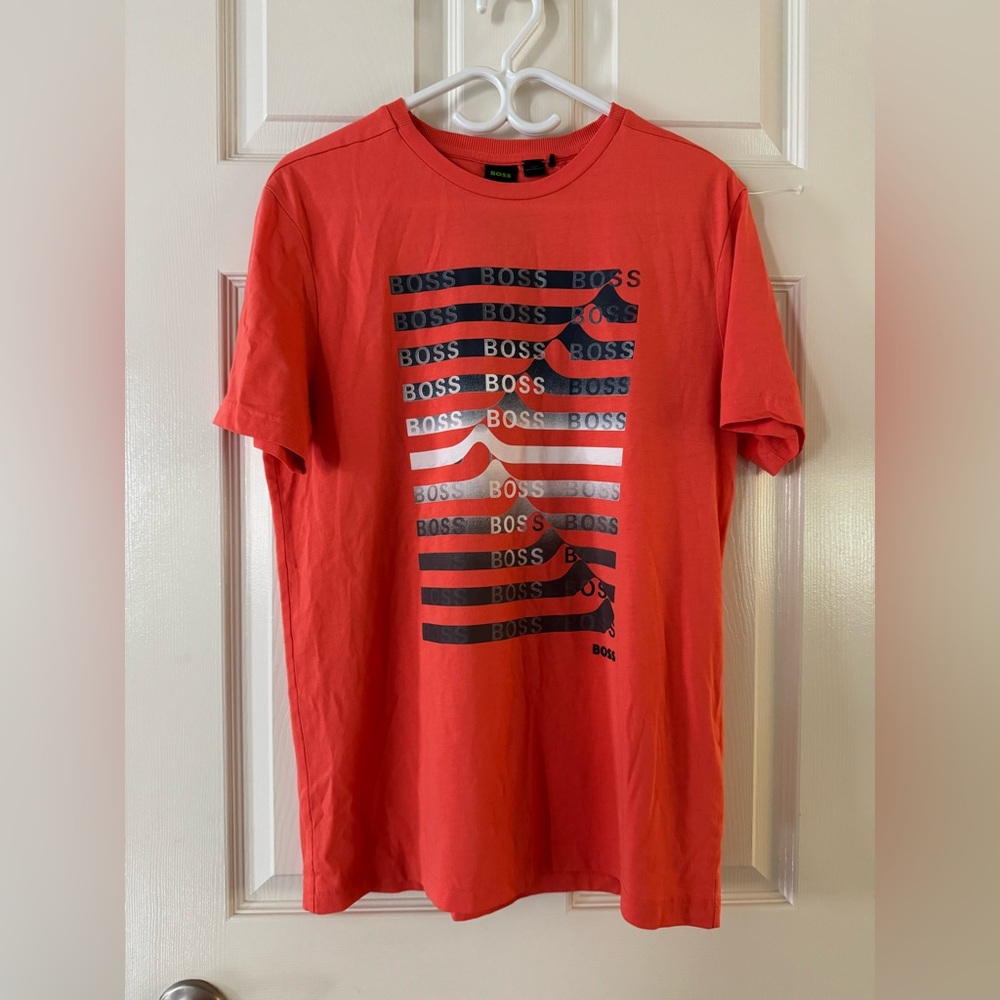 Boss Men's Bold Red and Black Graphic Tee, Size M, ptp 20”